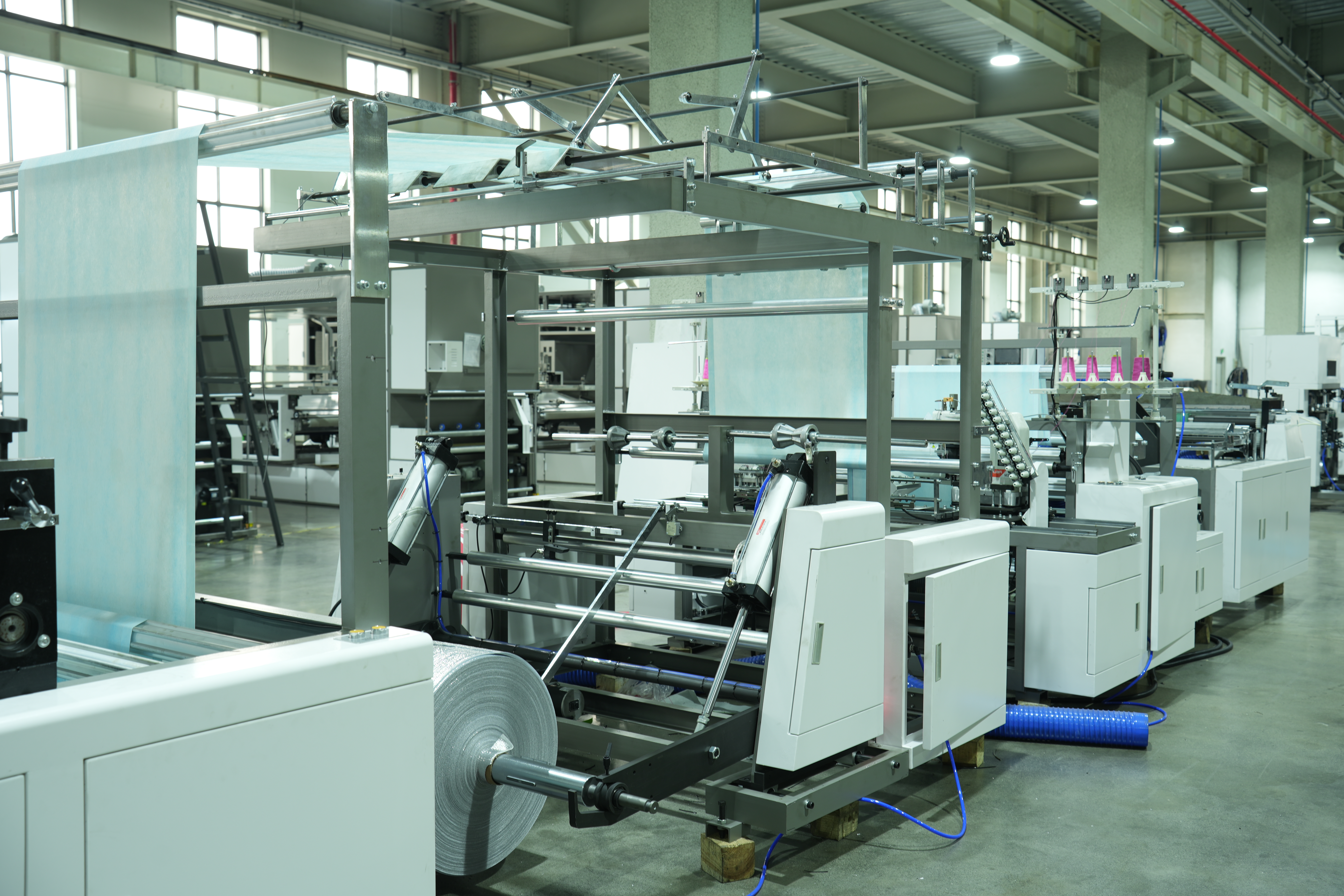 ONL-XG1200 Máquina de costura de costura doble no tejida de costura y corte