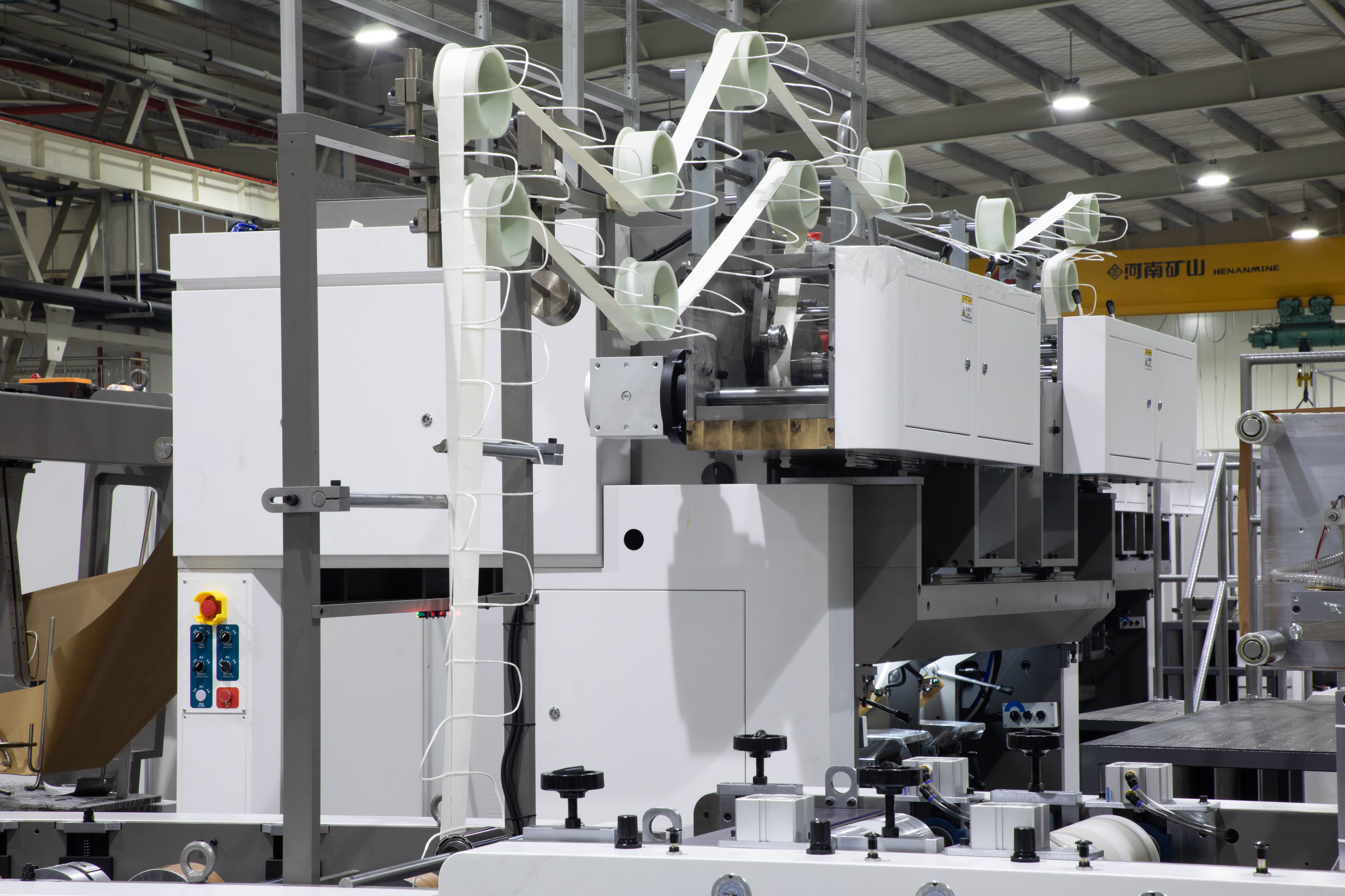 Oyang 16 KeeSeries Semiautomática Feeding Round Rope Paper Bag Machine Series