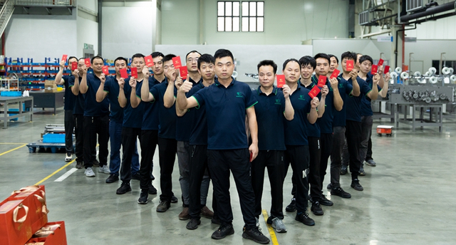 Equipos de ingenieros de Oyang